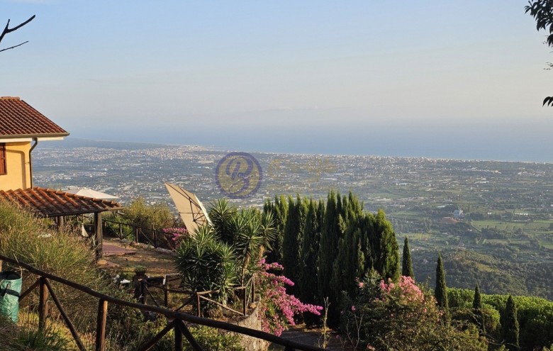 Villa singola in vendita a Pietrasanta