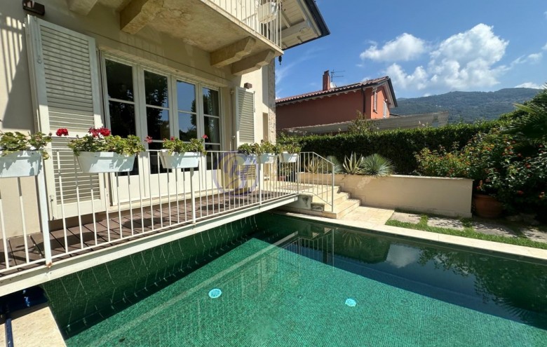 Villa singola in vendita a Pietrasanta