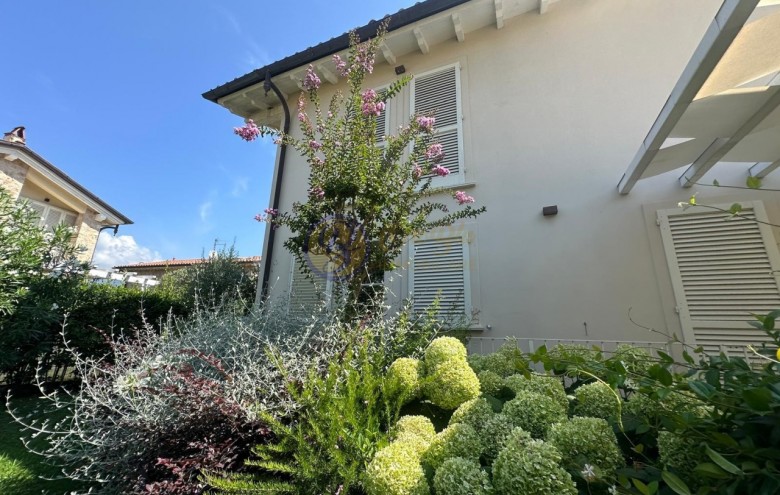 Villa singola in vendita a Pietrasanta