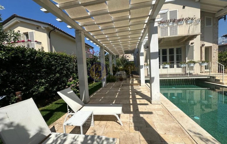 Villa singola in vendita a Pietrasanta