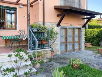 Villa singola in vendita a Marina di Pietrasanta