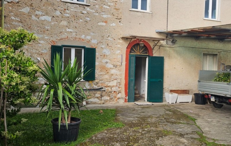 Villa singola in vendita a Seravezza