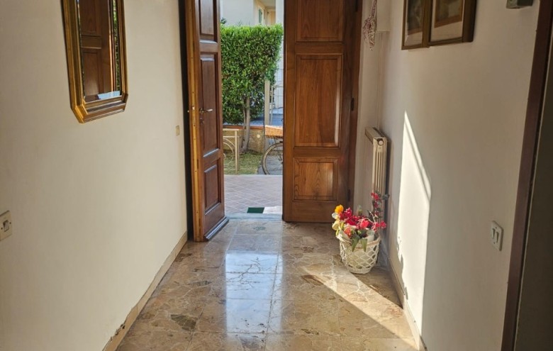 Bifamiliare in vendita a Seravezza