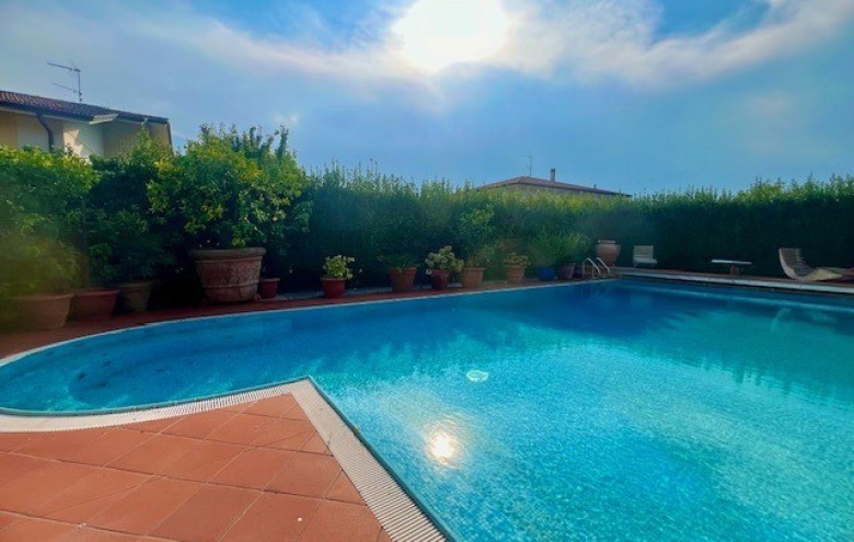 Villa singola in vendita a Seravezza