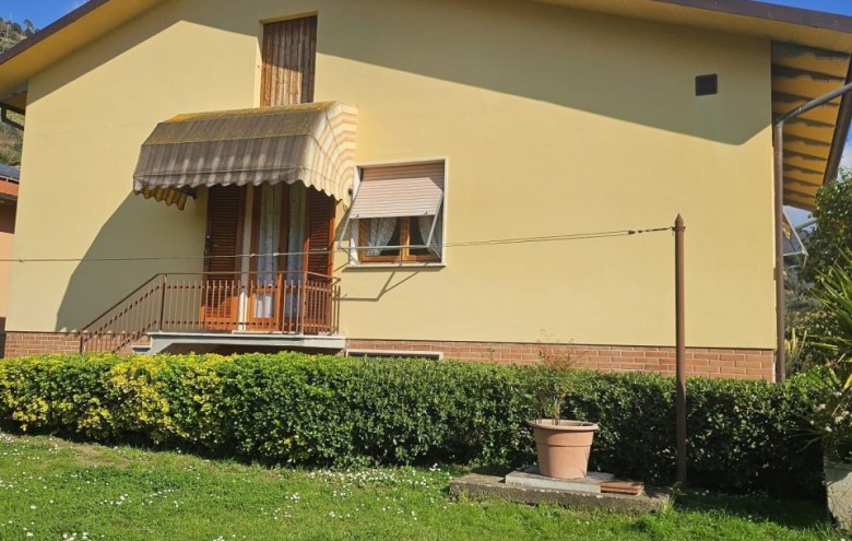 Villa singola in vendita a Seravezza