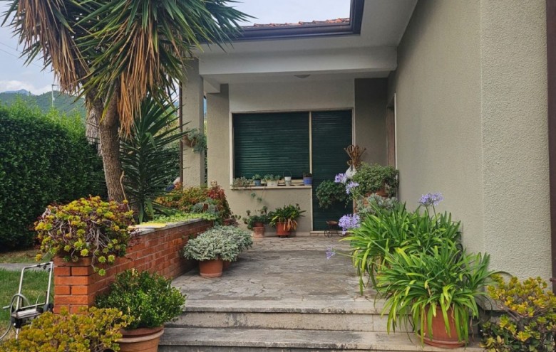 Villa singola in vendita a Seravezza