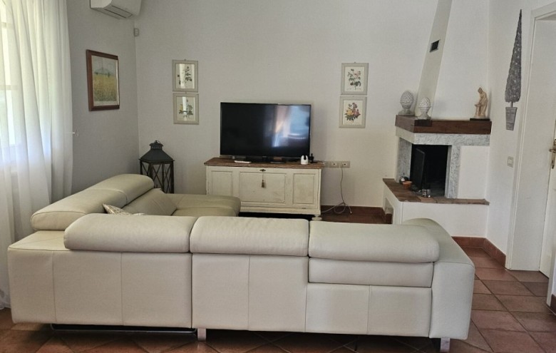 Villa singola in vendita a Seravezza