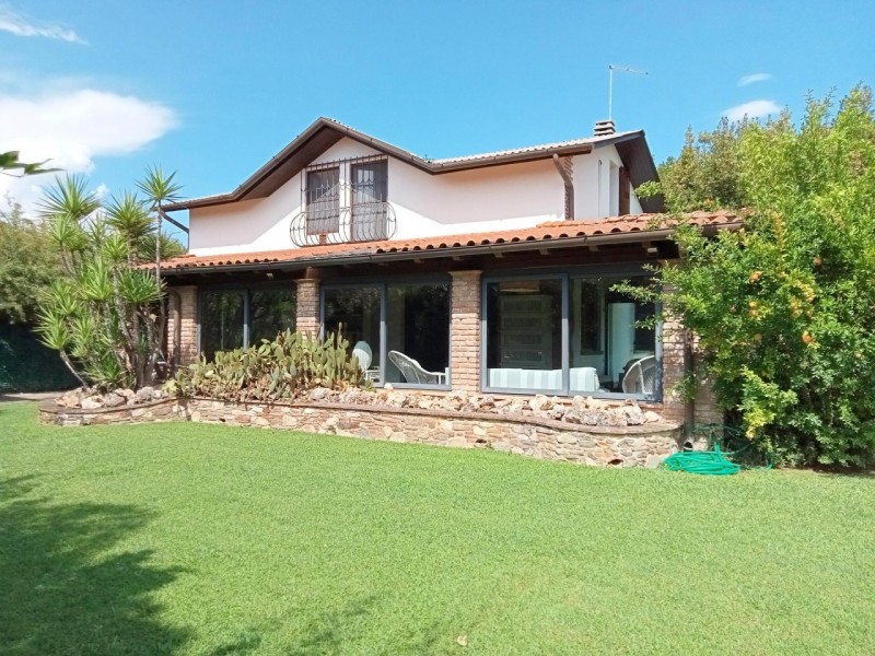 Villa singola in affitto a Pietrasanta