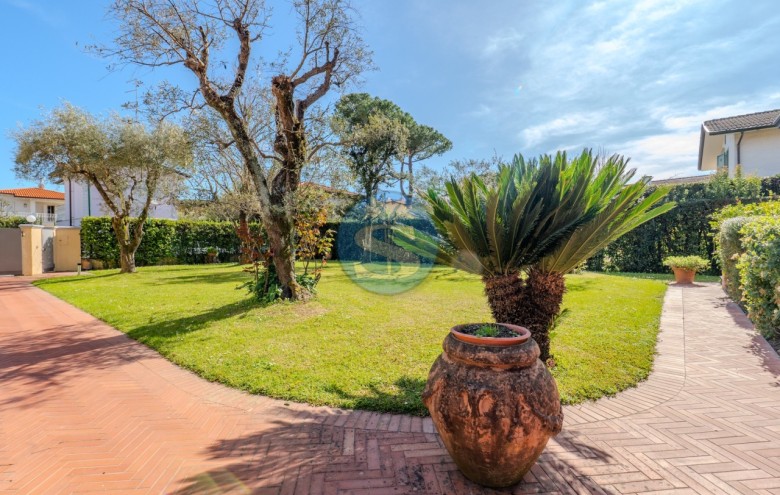 Villa singola in affitto a Forte dei Marmi