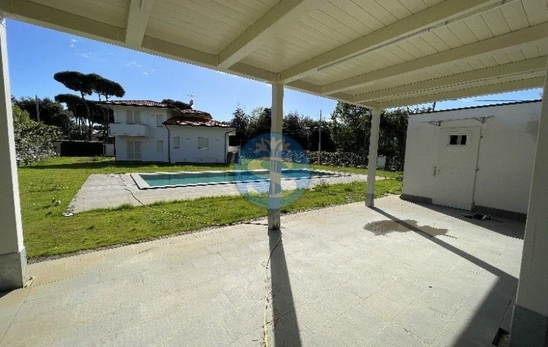 Villa singola in affitto a Pietrasanta