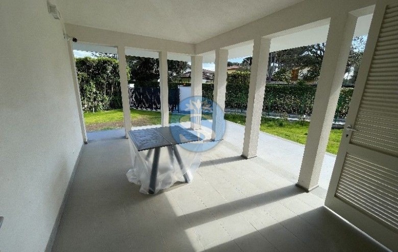 Villa singola in affitto a Pietrasanta