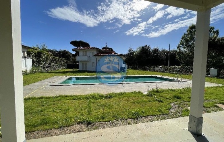 Villa singola in affitto a Pietrasanta