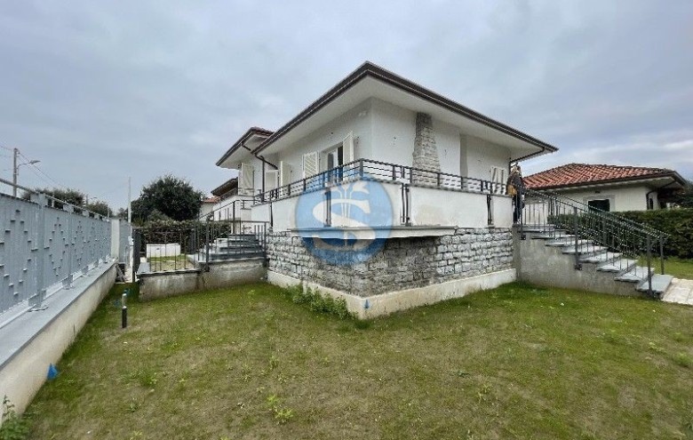 Villa singola in affitto a Pietrasanta