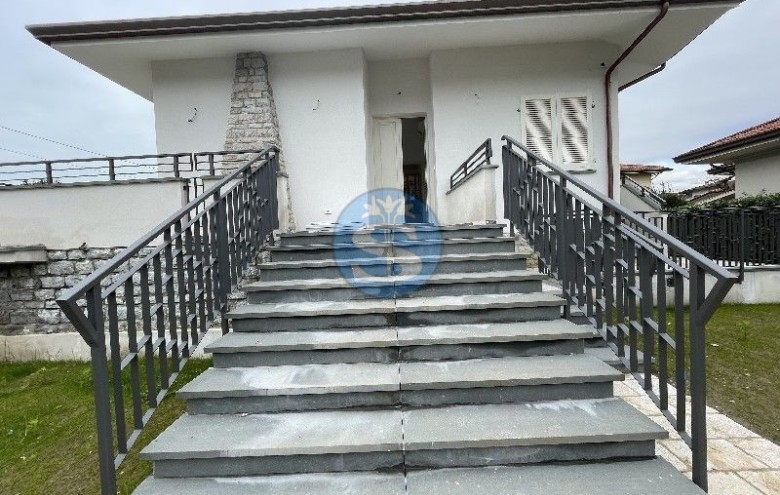 Villa singola in affitto a Pietrasanta