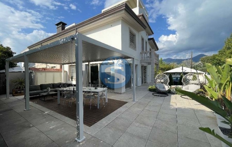 Villa singola in affitto a Pietrasanta