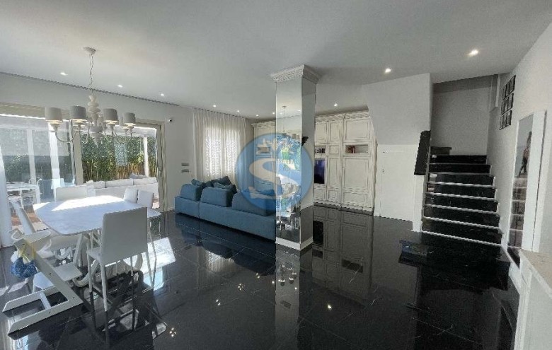 Villa singola in affitto a Pietrasanta