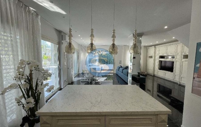 Villa singola in affitto a Pietrasanta