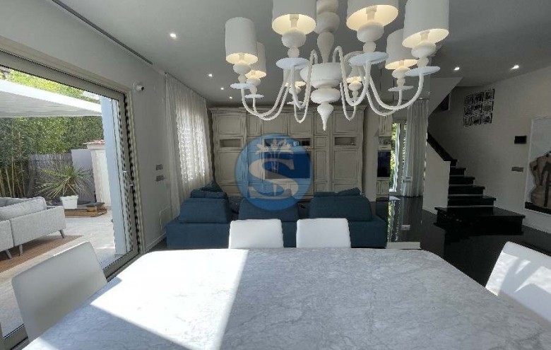 Villa singola in affitto a Pietrasanta