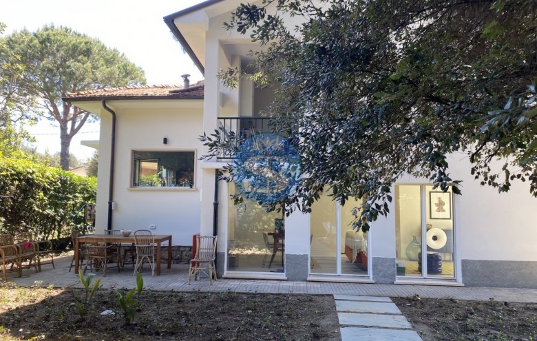 Villa singola in affitto a Pietrasanta