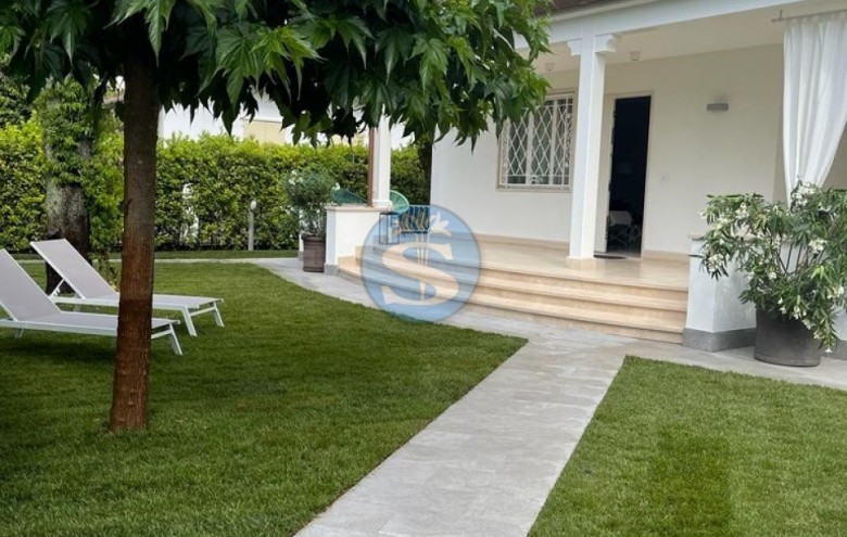 Villa singola in affitto a Pietrasanta