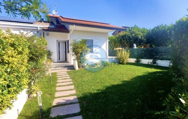 Villa singola in affitto a Forte dei Marmi