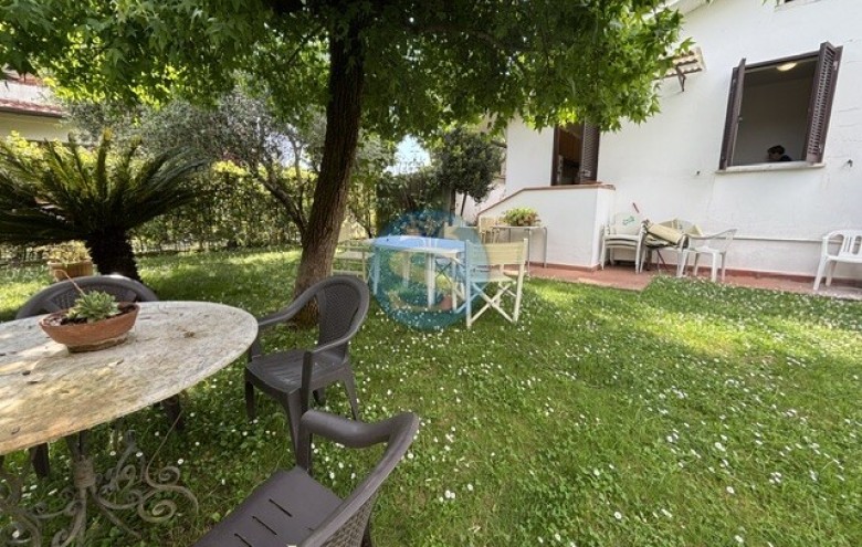 Villa singola in affitto a Pietrasanta