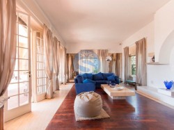 forte-dei-marmi-villa-elegante-6-camere-5-bagni-garage-fronte-mare-marina-di-pie