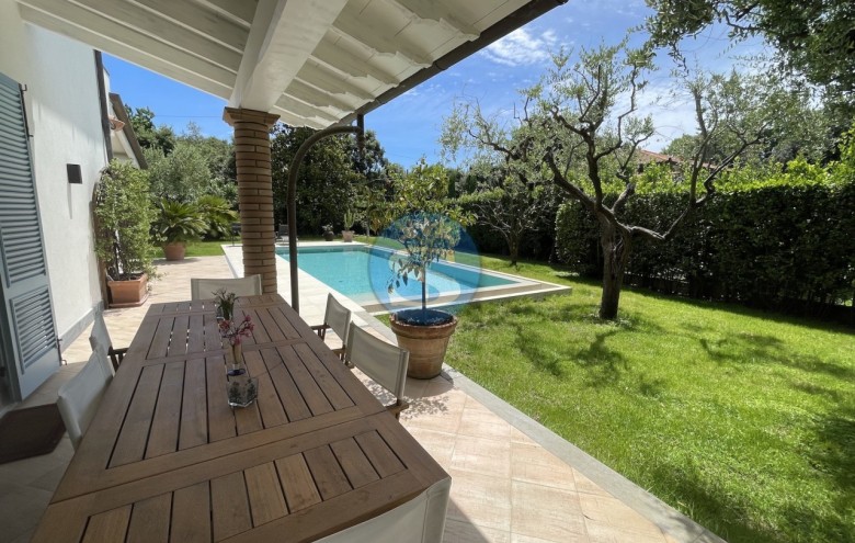 Villa singola in affitto a Pietrasanta