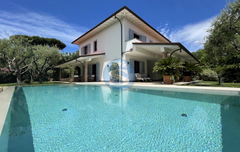 Villa singola in affitto a Pietrasanta