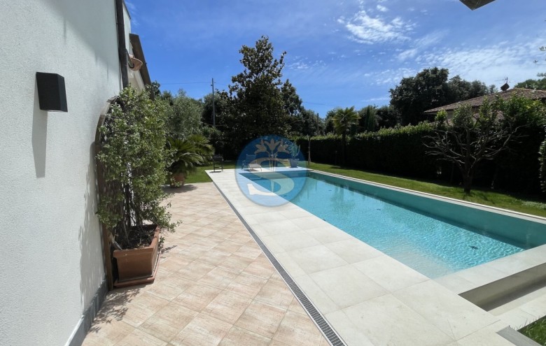 Villa singola in affitto a Pietrasanta