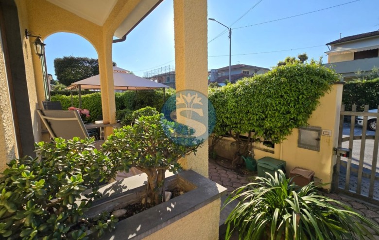 Villa singola in affitto a Pietrasanta