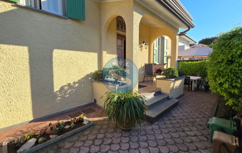 Villa singola in affitto a Pietrasanta