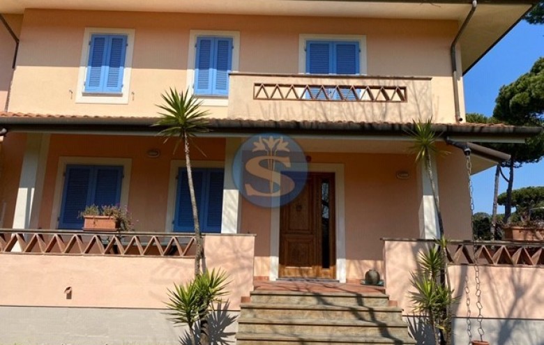 Villa singola in affitto a Pietrasanta