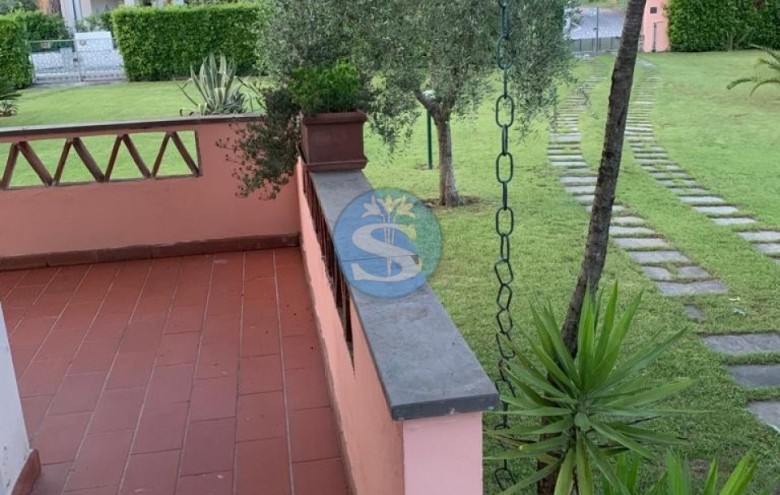 Villa singola in affitto a Pietrasanta