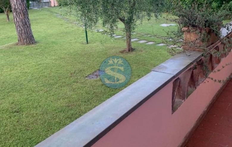 Villa singola in affitto a Pietrasanta