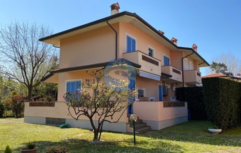 Villa singola in affitto a Pietrasanta