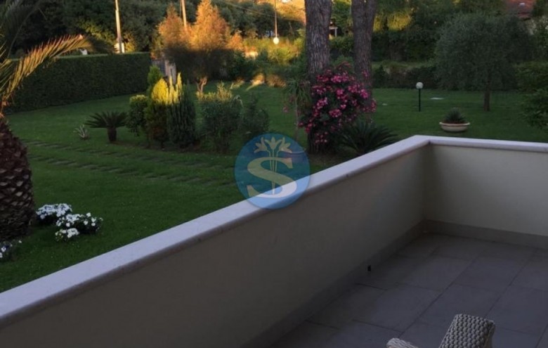 Villa singola in affitto a Pietrasanta
