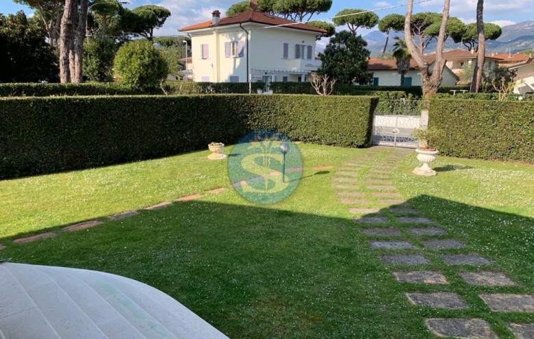 Villa singola in affitto a Pietrasanta