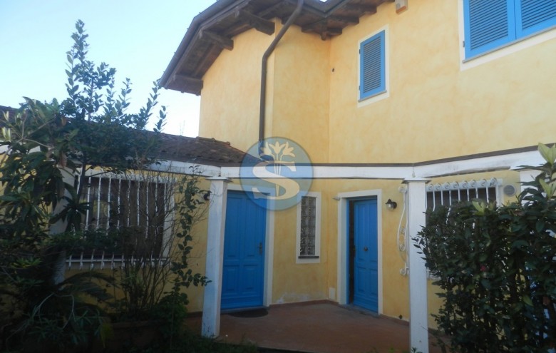 Villa singola in affitto a Pietrasanta