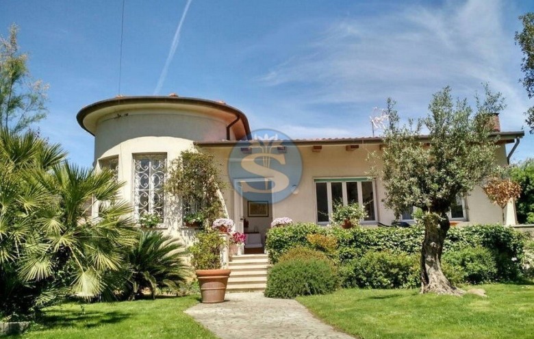 Villa singola in affitto a Pietrasanta