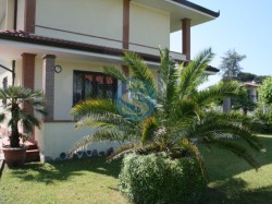 forte-dei-marmi-affitto-settimanale-villa-2-camere-2-bagni-sa502ic