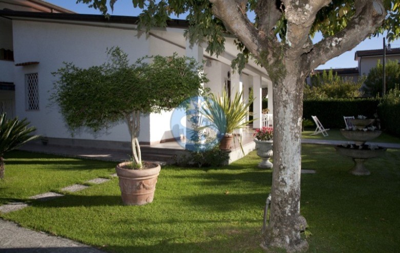Villa singola in affitto a Forte dei Marmi