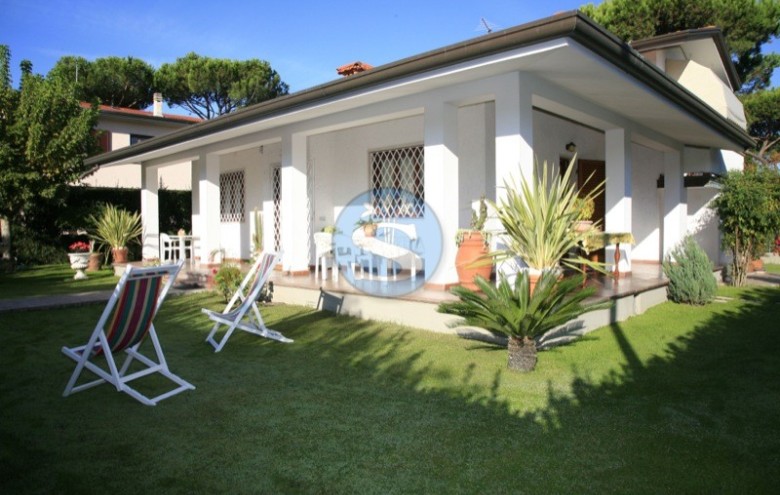 Villa singola in affitto a Forte dei Marmi