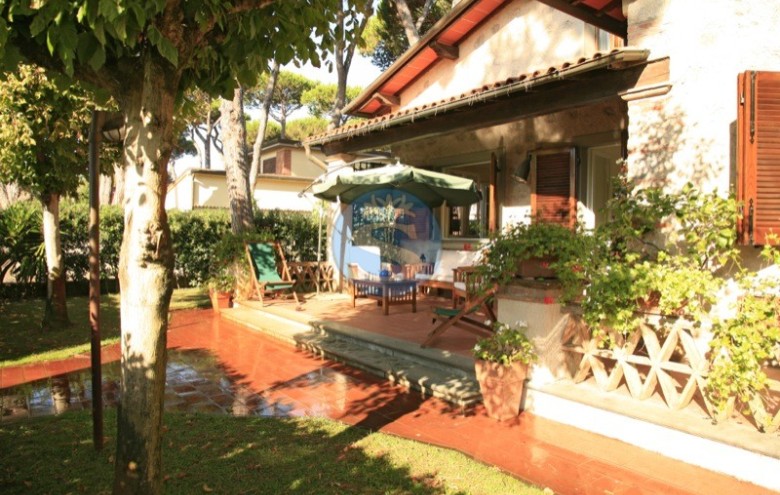 Villa singola in affitto a Forte dei Marmi