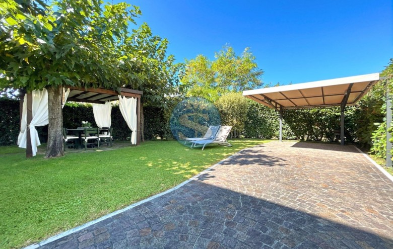 Villa singola in affitto a Forte dei Marmi