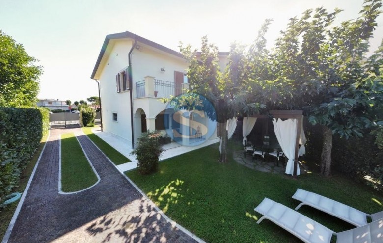 Villa singola in affitto a Forte dei Marmi