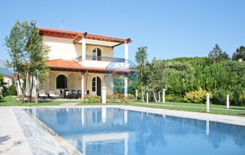 Villa singola in affitto a Forte dei Marmi