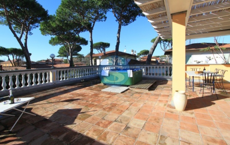 Villa singola in affitto a Forte dei Marmi