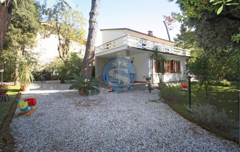 Villa singola in affitto a Forte dei Marmi
