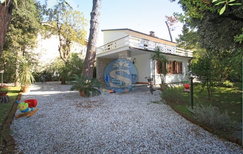 Villa singola in affitto a Forte dei Marmi
